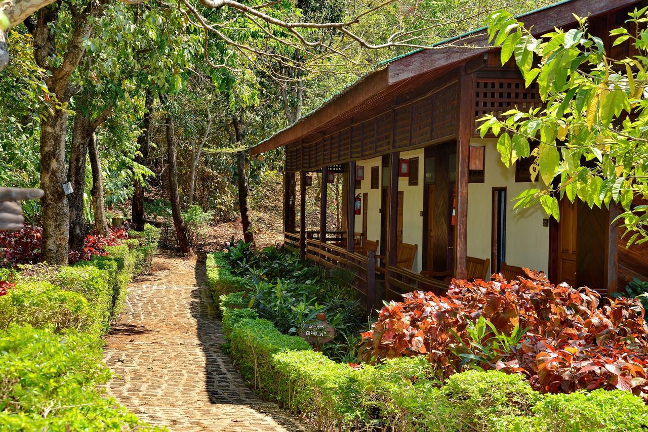 Popa Mountain Resort Mount Popa Ngoại thất bức ảnh