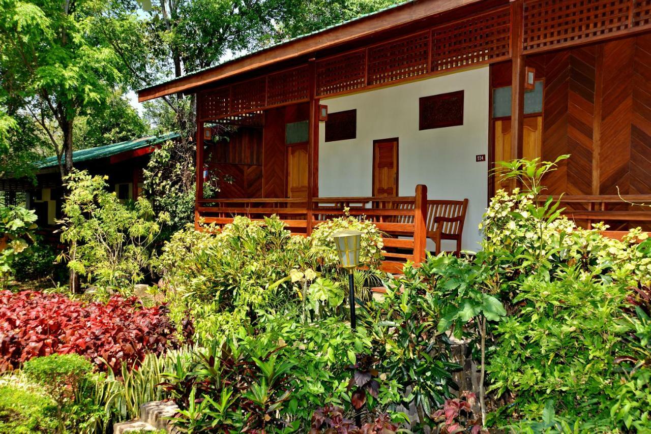 Popa Mountain Resort Mount Popa Ngoại thất bức ảnh